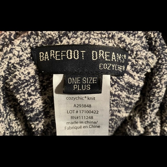 EUC Barefoot Dreams CozyChic Funnel Neck Pullover OS Plus - Picture 3 of 3